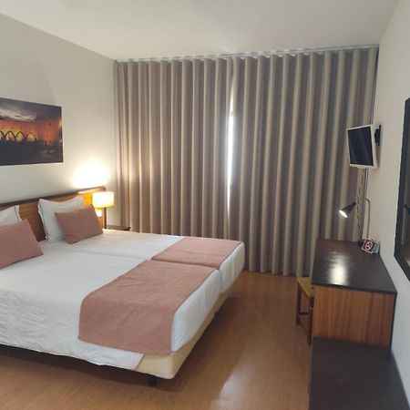 Hotel Dom Vilas Braga Bagian luar foto