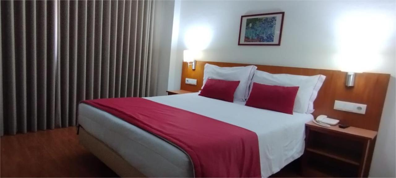 Hotel Dom Vilas Braga Bagian luar foto